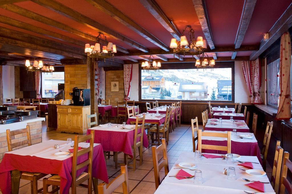 Madame Vacances Hotel Le Christina Alpe d'Huez Exterior foto