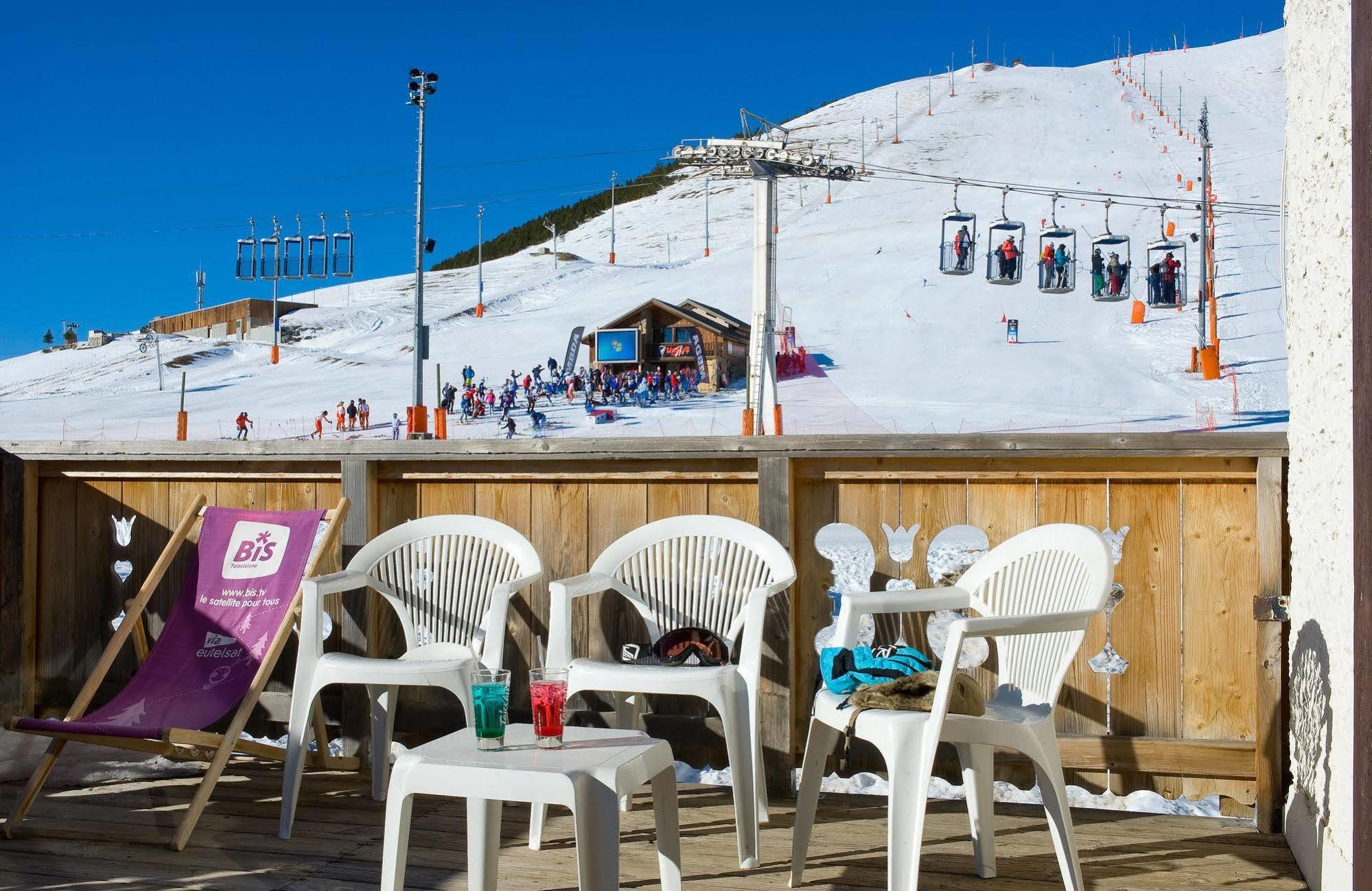 Madame Vacances Hotel Le Christina Alpe d'Huez Exterior foto